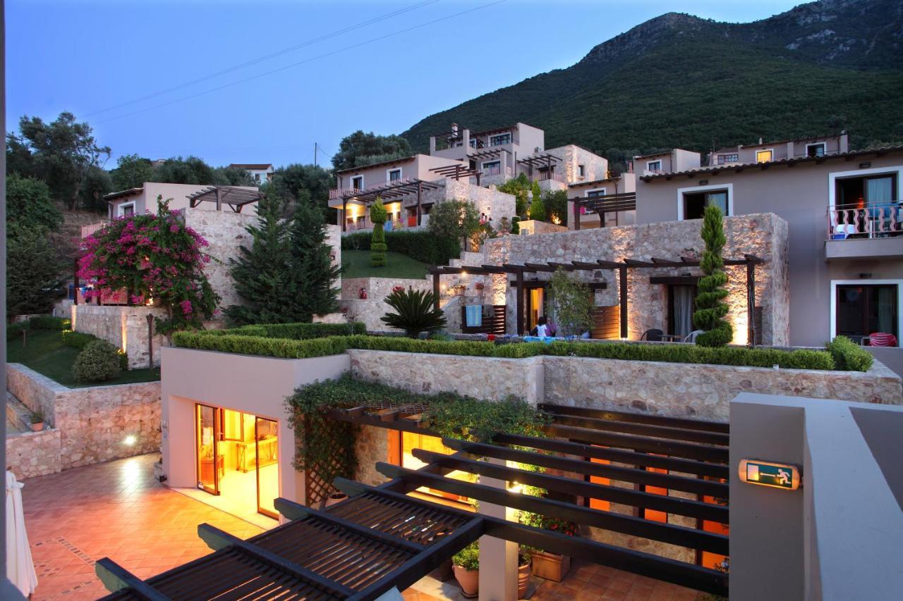 Hotel Tesoro Nikiana Exterior photo