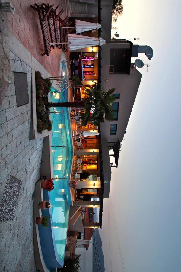 Hotel Tesoro Nikiana Exterior photo